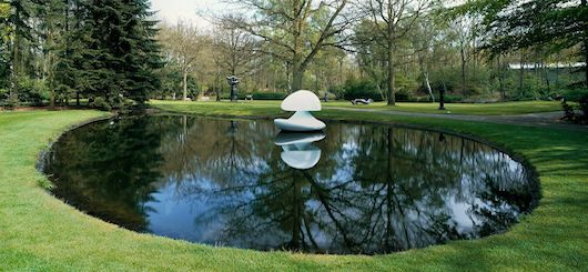 Marta Pan, Sculpure flotante 'Otterlo' Marta Pan, Sculpure flotante 'Otterlo'