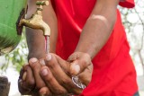 Sauberes Wasser zum regelmäßigen Händewaschen ist für Menschen mit Behinderungen oft nur schwer erreichbar.  